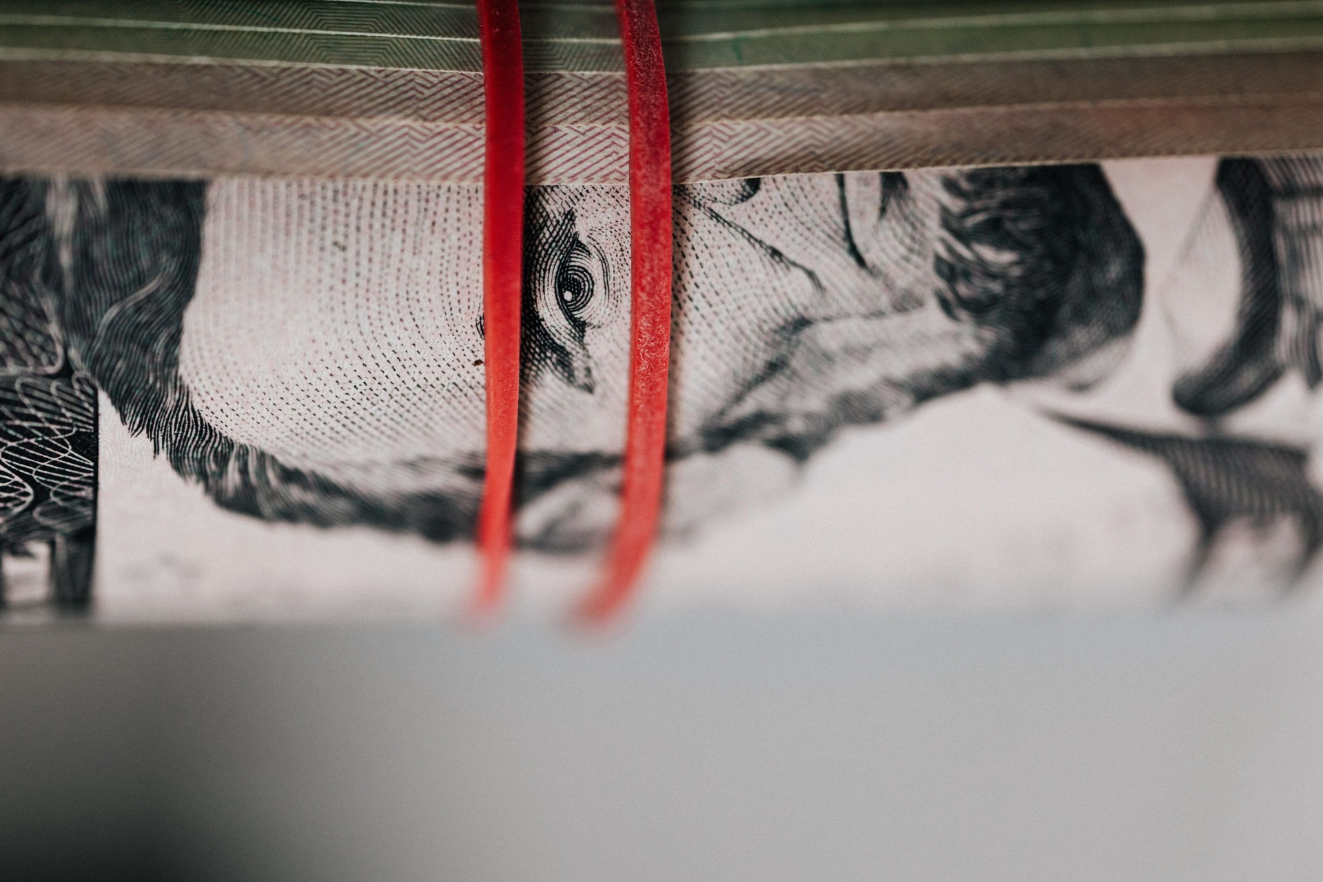 3 things to do in order to avoid a cash flow crisis